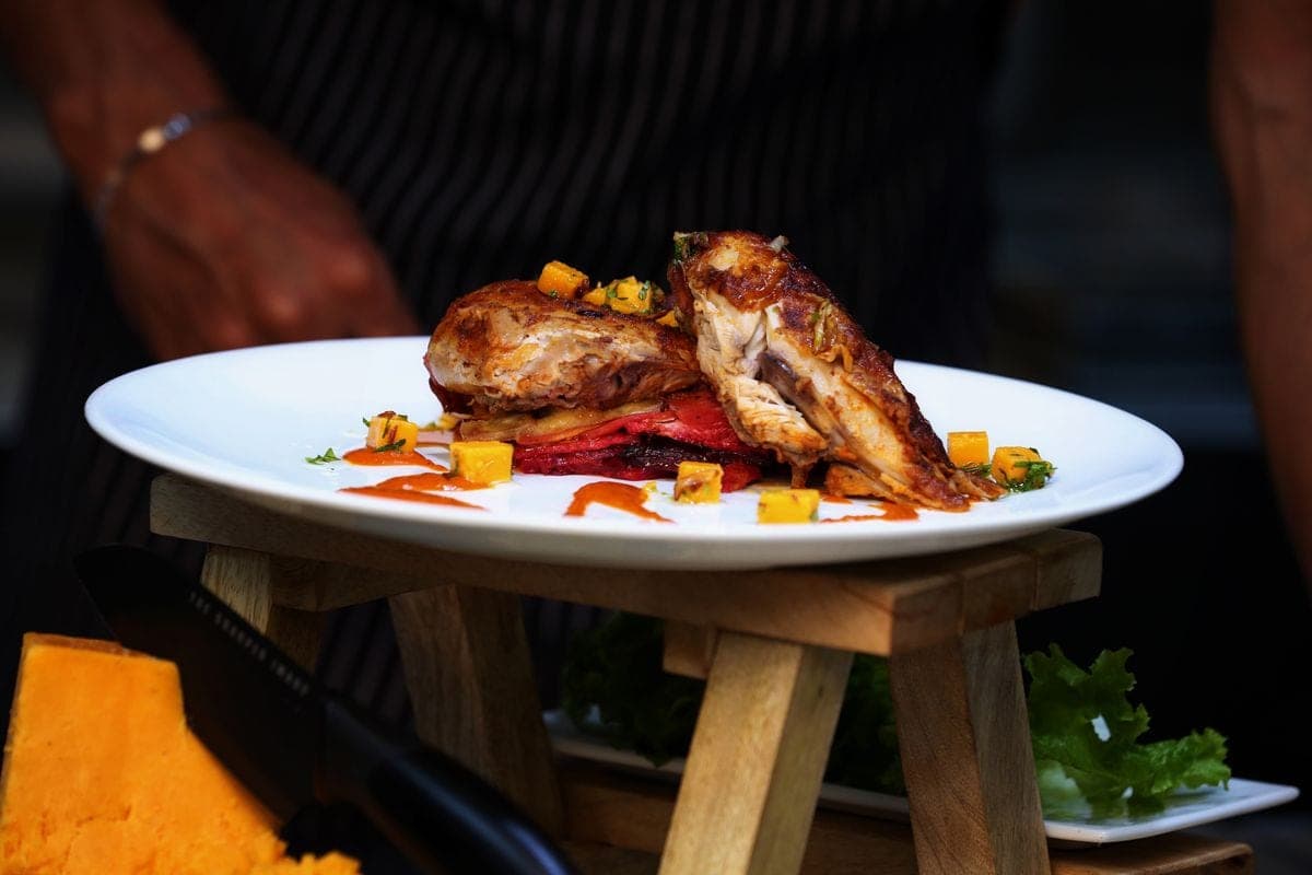 Pollo asado a la criolla